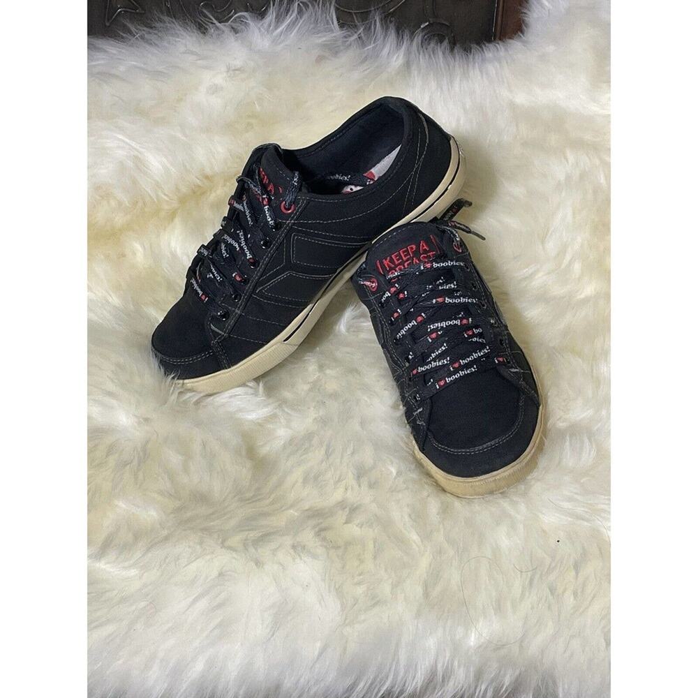 Macbeth‎ Manchester X "Keep A Breast" Limited edition Shoe's Women's Size 8